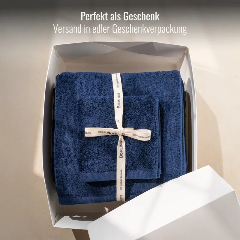 Handtuch Dunkelblau als Geschenk verpackt