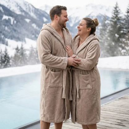 Bademantel XXL Unisex für Damen und Herren in der Farbe Cashmere.