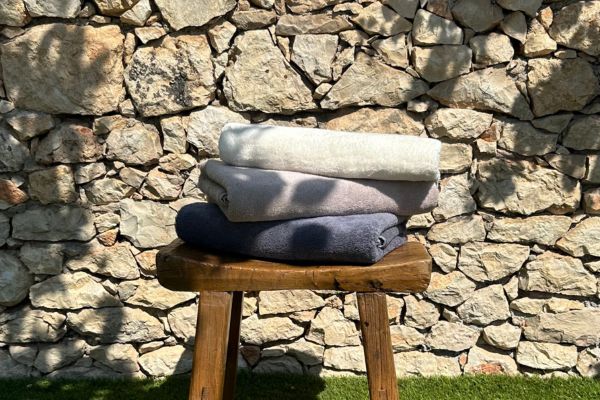 Besonders beliebte Farben von Bomlins. Drei Farben werden besonders gerne gekauft. Cashmere, Grau und Beige. 