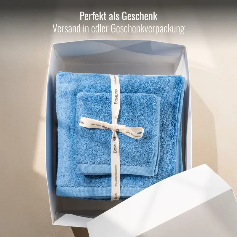 Handtuch Hellblau als Geschenk verpackt