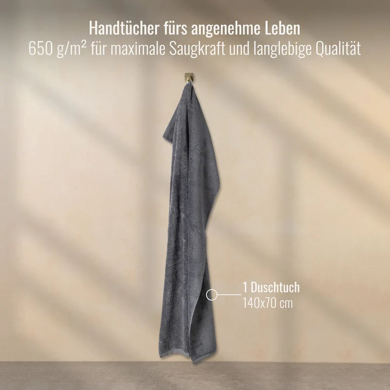 Duschtuch Grau Anthrazit 70x140 cm aufgehängt im Badezimmer