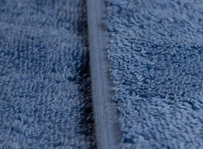 Handtuch mit Doppel naht für mehr Langlebigkeit.  Sowie die Frottee Baumwolle 50x100 cm.