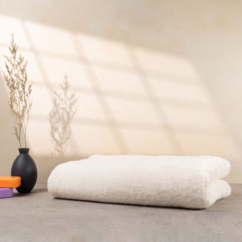 XXL Luxus Strandtuch in 80 x 200 cm auch perfekt für die Pool liegen.